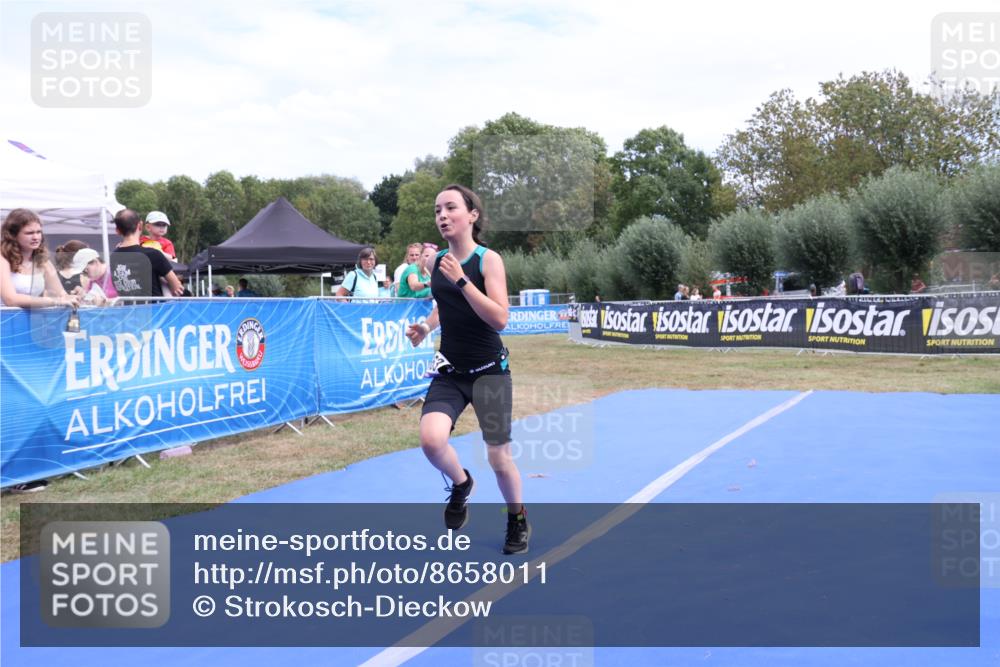 31.08.2025 - Elbe Triathlon Hamburg Strokosch-Dieckow http://msf.ph/oto/8658011 31.08.2025 13:07:32 Ziel 1663 meine-sportfotos.de