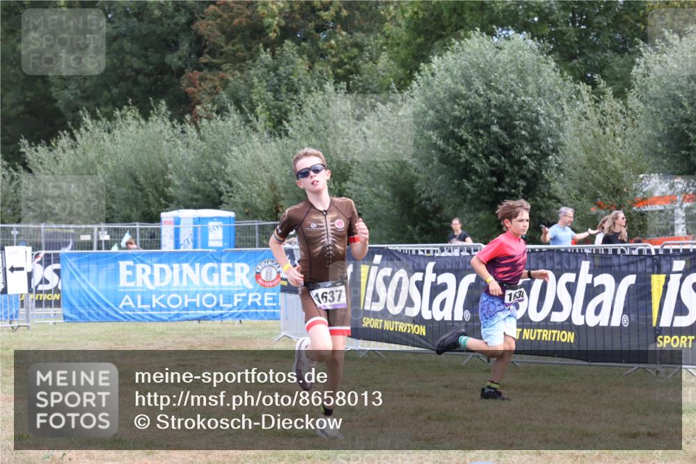 31.08.2025 - Elbe Triathlon Hamburg Strokosch-Dieckow http://msf.ph/oto/8658013 31.08.2025 13:07:42 Ziel 1637 meine-sportfotos.de