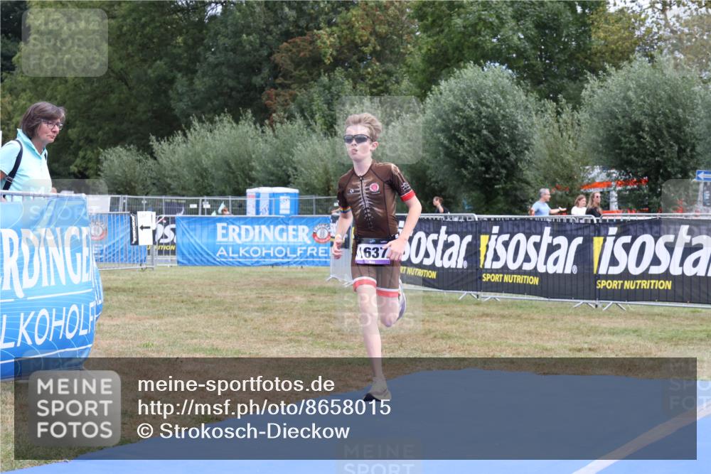 31.08.2025 - Elbe Triathlon Hamburg Strokosch-Dieckow http://msf.ph/oto/8658015 31.08.2025 13:07:43 Ziel 1637 meine-sportfotos.de