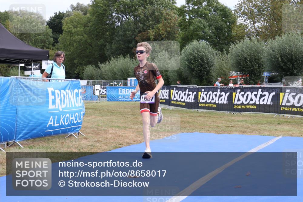 31.08.2025 - Elbe Triathlon Hamburg Strokosch-Dieckow http://msf.ph/oto/8658017 31.08.2025 13:07:43 Ziel 1637 meine-sportfotos.de