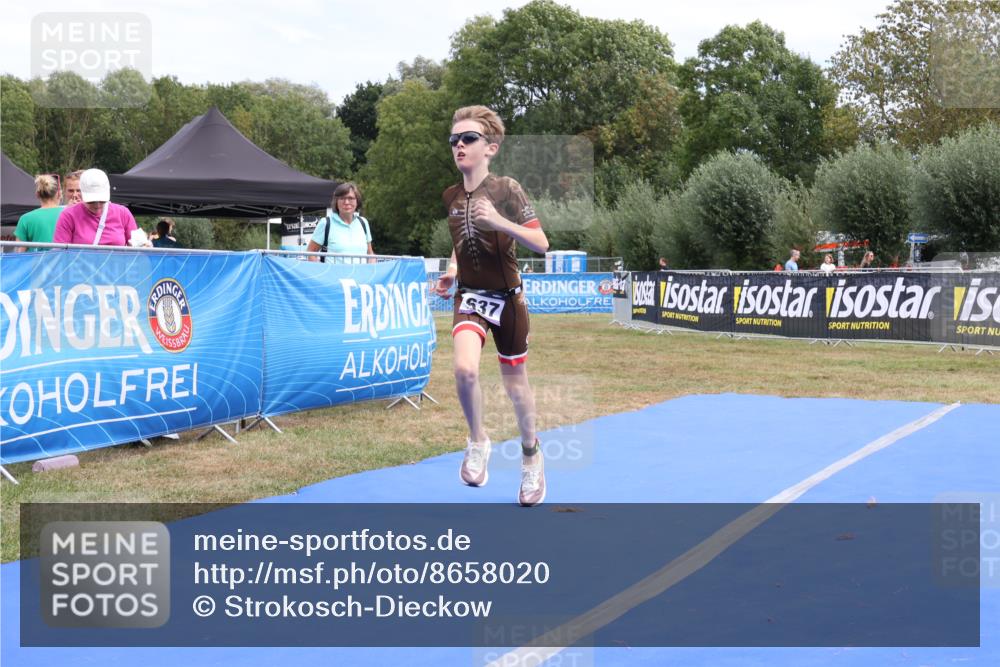 31.08.2025 - Elbe Triathlon Hamburg Strokosch-Dieckow http://msf.ph/oto/8658020 31.08.2025 13:07:44 Ziel 1637 meine-sportfotos.de