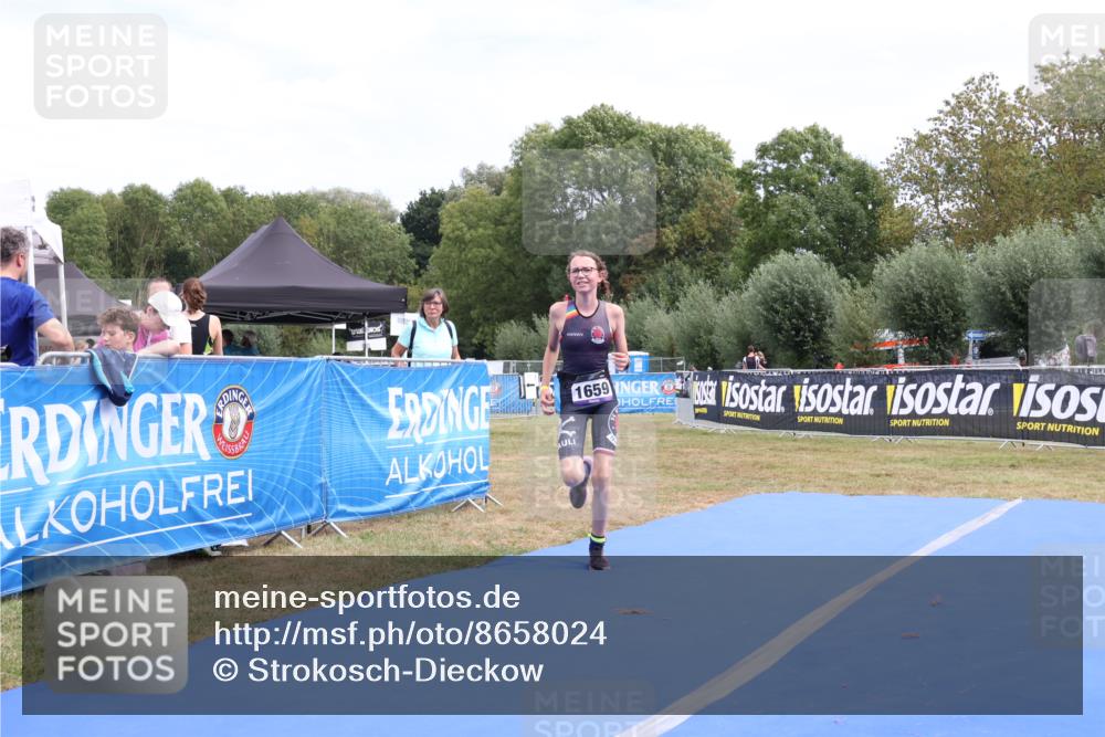 31.08.2025 - Elbe Triathlon Hamburg Strokosch-Dieckow http://msf.ph/oto/8658024 31.08.2025 13:08:20 Ziel 1659 meine-sportfotos.de