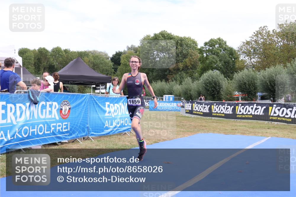 31.08.2025 - Elbe Triathlon Hamburg Strokosch-Dieckow http://msf.ph/oto/8658026 31.08.2025 13:08:21 Ziel 1659 meine-sportfotos.de