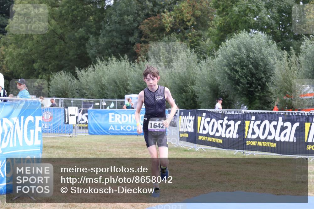 31.08.2025 - Elbe Triathlon Hamburg Strokosch-Dieckow http://msf.ph/oto/8658042 31.08.2025 13:09:30 Ziel 1642 meine-sportfotos.de