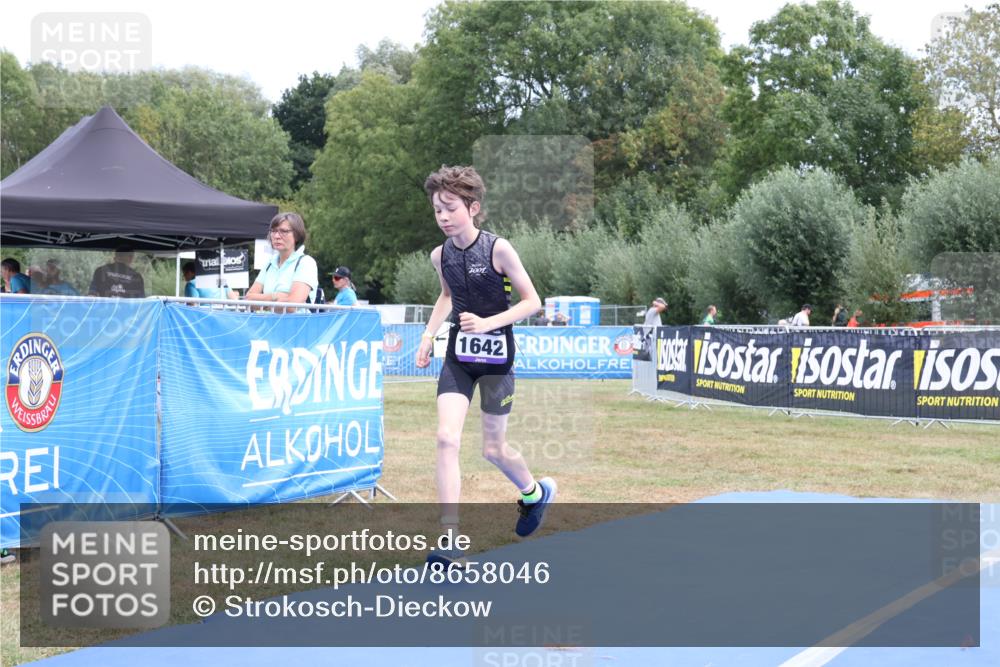 31.08.2025 - Elbe Triathlon Hamburg Strokosch-Dieckow http://msf.ph/oto/8658046 31.08.2025 13:09:31 Ziel 1642 meine-sportfotos.de
