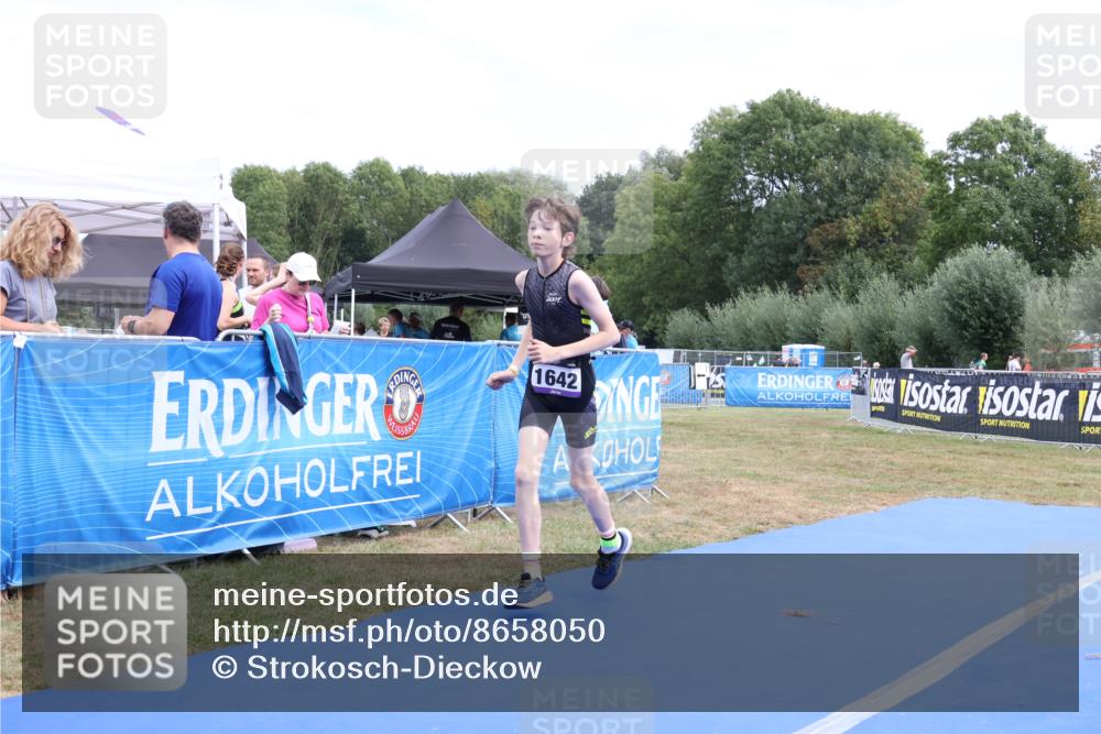 31.08.2025 - Elbe Triathlon Hamburg Strokosch-Dieckow http://msf.ph/oto/8658050 31.08.2025 13:09:32 Ziel 1642 meine-sportfotos.de