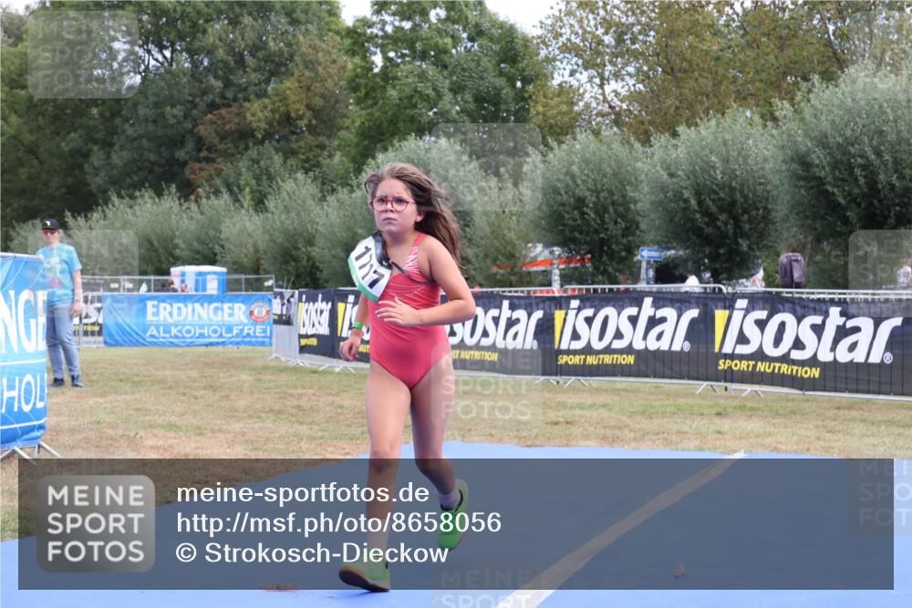 31.08.2025 - Elbe Triathlon Hamburg Strokosch-Dieckow http://msf.ph/oto/8658056 31.08.2025 13:09:53 Ziel 1717 meine-sportfotos.de