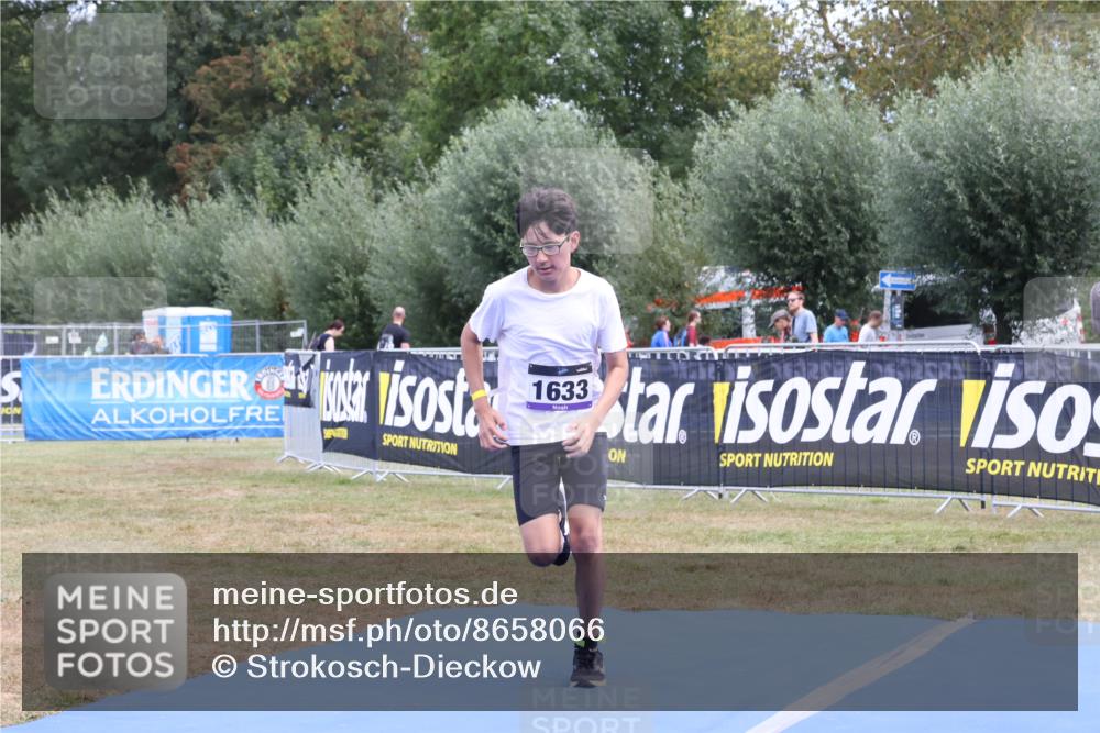 31.08.2025 - Elbe Triathlon Hamburg Strokosch-Dieckow http://msf.ph/oto/8658066 31.08.2025 13:10:15 Ziel 1633 meine-sportfotos.de