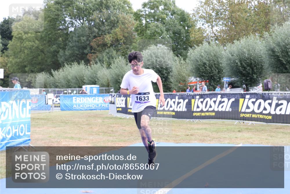 31.08.2025 - Elbe Triathlon Hamburg Strokosch-Dieckow http://msf.ph/oto/8658067 31.08.2025 13:10:16 Ziel 1633 meine-sportfotos.de
