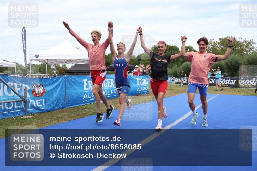 31.08.2025 - Elbe Triathlon Hamburg Strokosch-Dieckow http://msf.ph/oto/8658085 31.08.2025 15:49:56 Ziel  meine-sportfotos.de