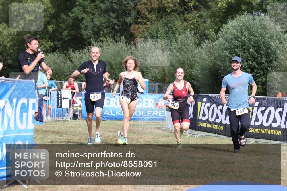 31.08.2025 - Elbe Triathlon Hamburg Strokosch-Dieckow http://msf.ph/oto/8658091 31.08.2025 15:56:43 Ziel  meine-sportfotos.de