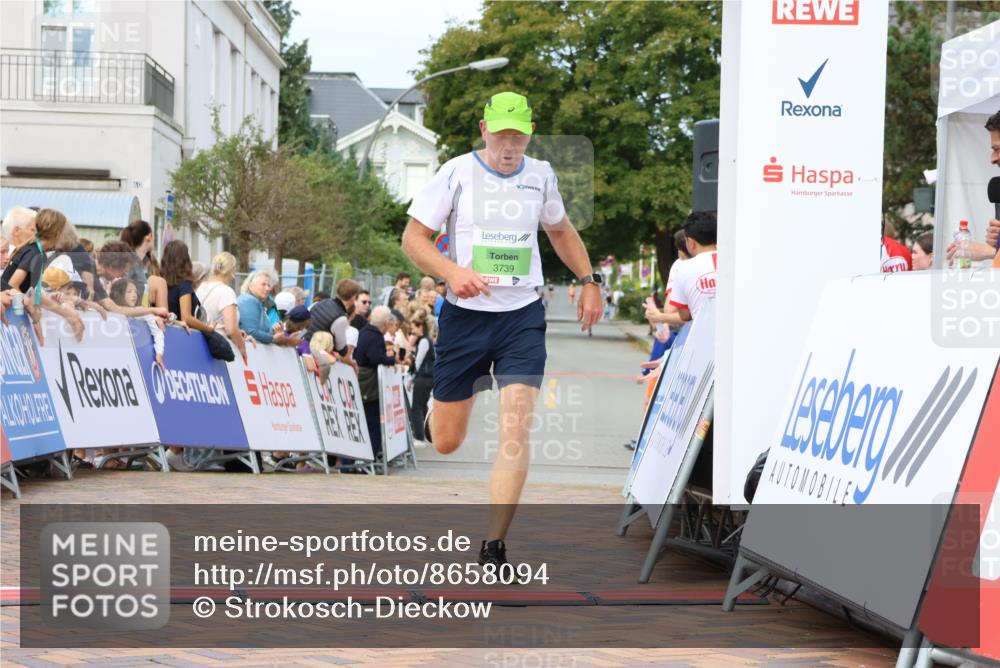 31.08.2025 - 21. Blankeneser Heldenlauf Strokosch-Dieckow http://msf.ph/oto/8658094 31.08.2025 10:52:28 Ziel 3739, 3400 meine-sportfotos.de