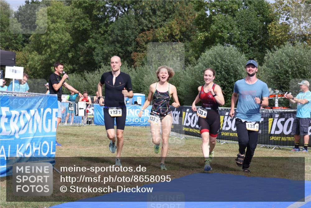 31.08.2025 - Elbe Triathlon Hamburg Strokosch-Dieckow http://msf.ph/oto/8658095 31.08.2025 15:56:45 Ziel  meine-sportfotos.de