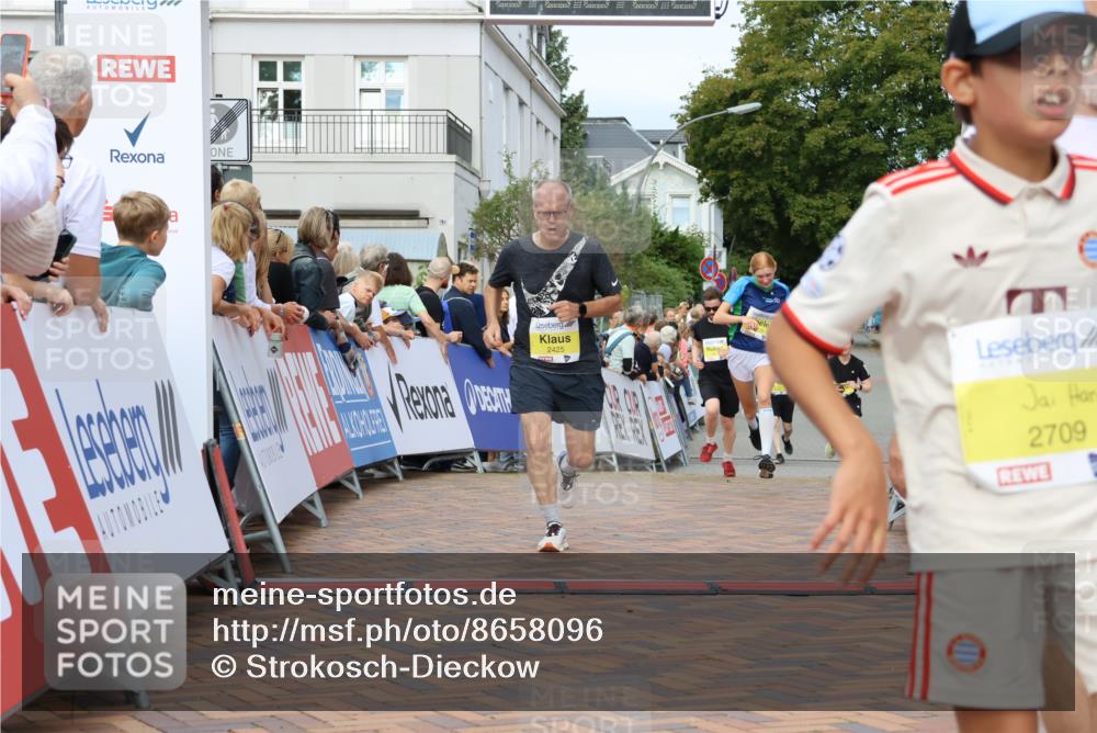 31.08.2025 - 21. Blankeneser Heldenlauf Strokosch-Dieckow http://msf.ph/oto/8658096 31.08.2025 10:27:47 Ziel 2577, 2425, 2402, 2080 meine-sportfotos.de