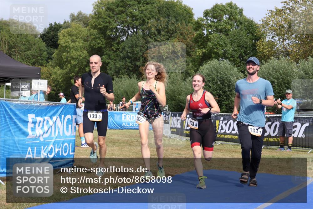 31.08.2025 - Elbe Triathlon Hamburg Strokosch-Dieckow http://msf.ph/oto/8658098 31.08.2025 15:56:45 Ziel  meine-sportfotos.de
