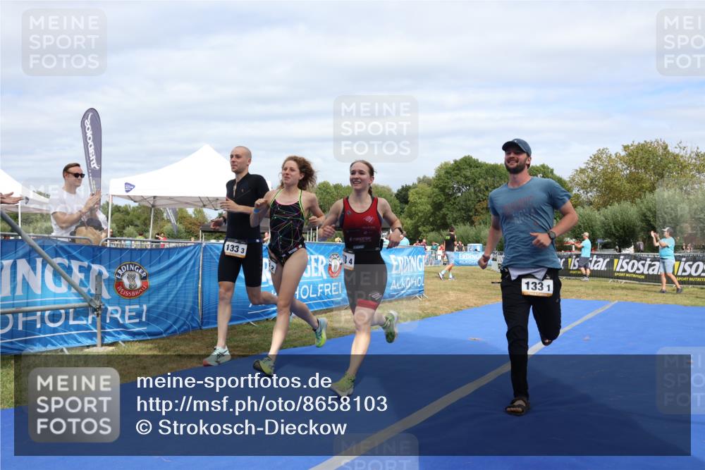 31.08.2025 - Elbe Triathlon Hamburg Strokosch-Dieckow http://msf.ph/oto/8658103 31.08.2025 15:56:47 Ziel  meine-sportfotos.de