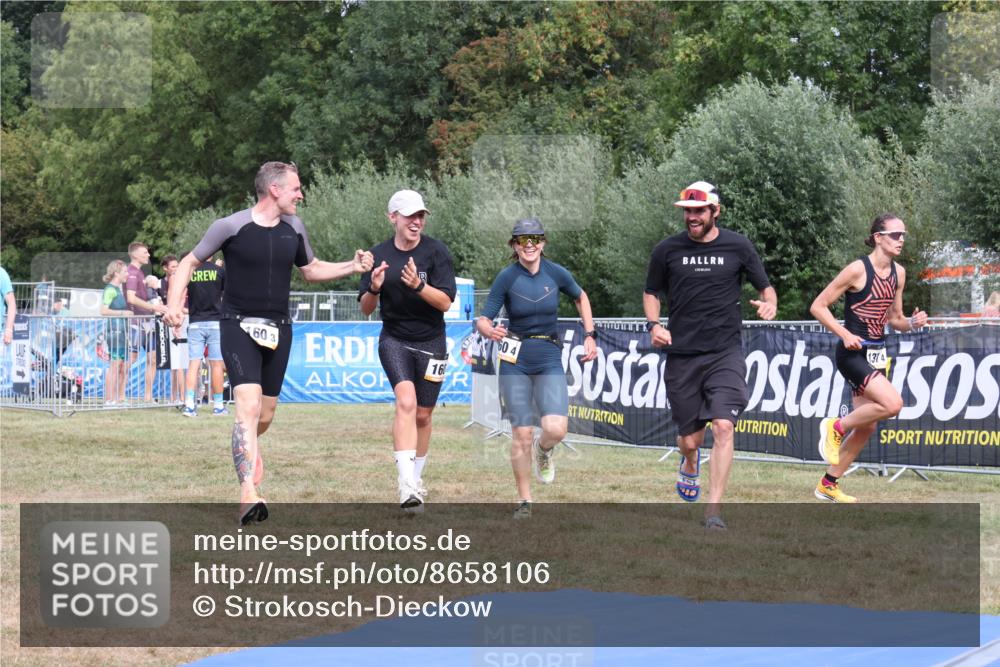 31.08.2025 - Elbe Triathlon Hamburg Strokosch-Dieckow http://msf.ph/oto/8658106 31.08.2025 15:59:32 Ziel  meine-sportfotos.de