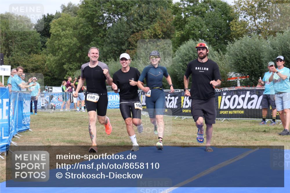 31.08.2025 - Elbe Triathlon Hamburg Strokosch-Dieckow http://msf.ph/oto/8658110 31.08.2025 15:59:33 Ziel  meine-sportfotos.de