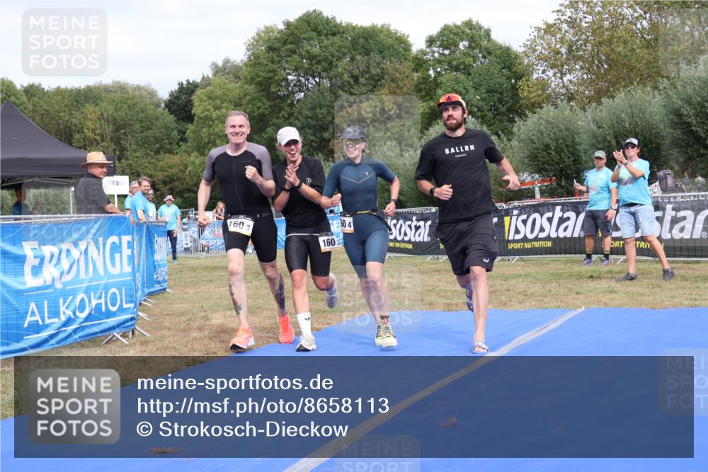 31.08.2025 - Elbe Triathlon Hamburg Strokosch-Dieckow http://msf.ph/oto/8658113 31.08.2025 15:59:34 Ziel  meine-sportfotos.de