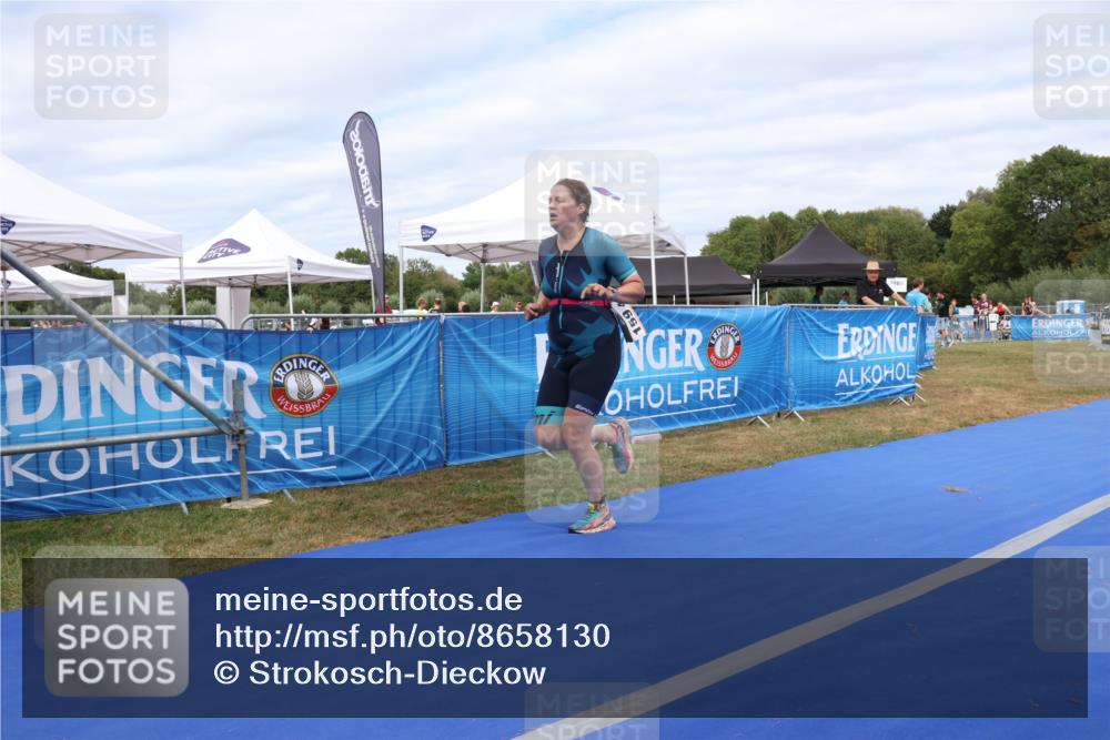 31.08.2025 - Elbe Triathlon Hamburg Strokosch-Dieckow http://msf.ph/oto/8658130 31.08.2025 15:59:48 Ziel  meine-sportfotos.de