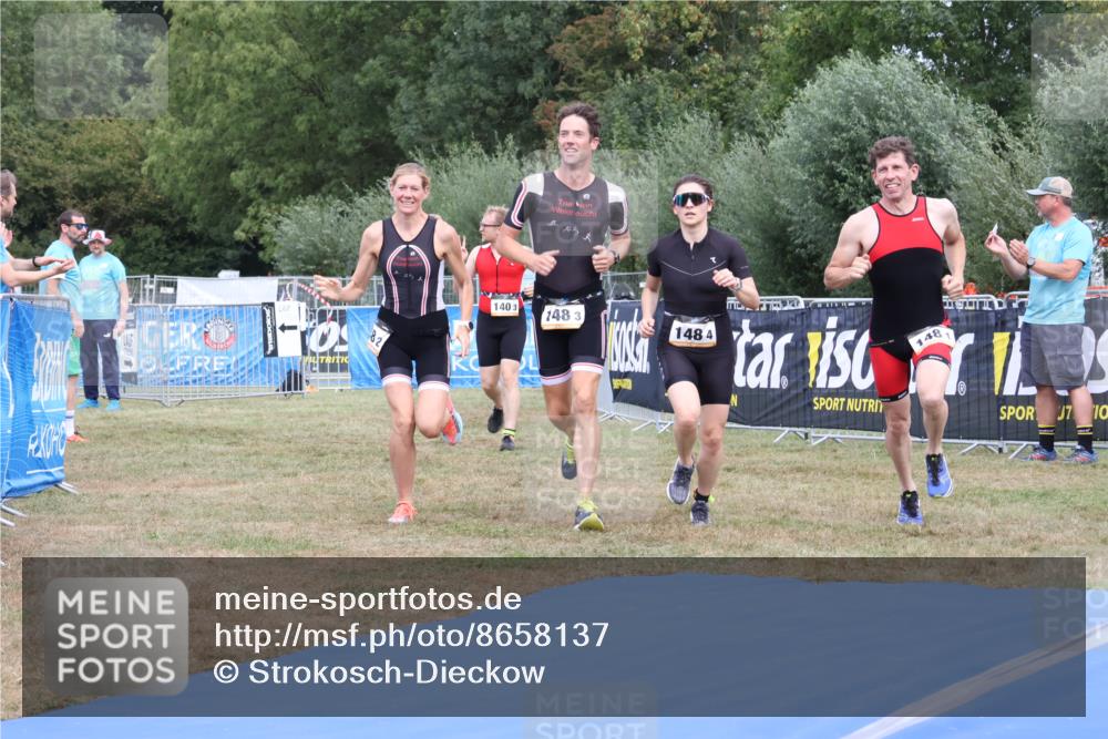 31.08.2025 - Elbe Triathlon Hamburg Strokosch-Dieckow http://msf.ph/oto/8658137 31.08.2025 16:01:45 Ziel  meine-sportfotos.de