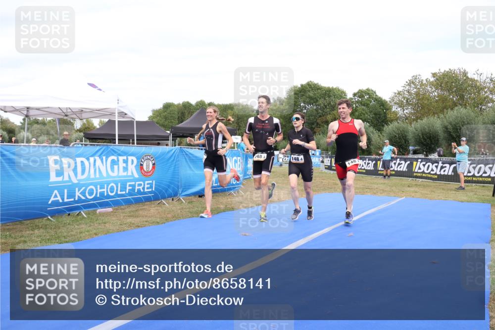 31.08.2025 - Elbe Triathlon Hamburg Strokosch-Dieckow http://msf.ph/oto/8658141 31.08.2025 16:01:47 Ziel  meine-sportfotos.de