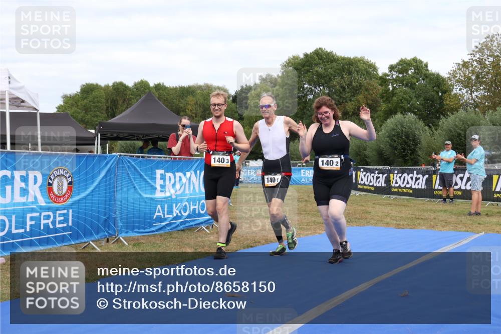 31.08.2025 - Elbe Triathlon Hamburg Strokosch-Dieckow http://msf.ph/oto/8658150 31.08.2025 16:02:18 Ziel  meine-sportfotos.de