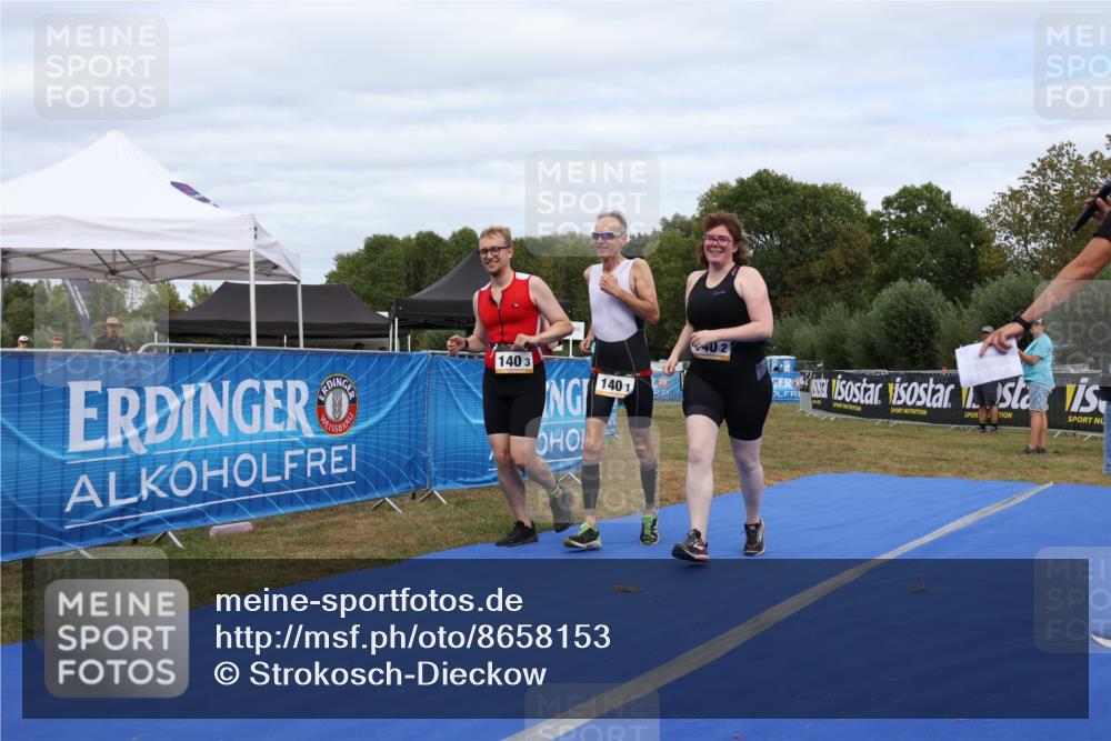 31.08.2025 - Elbe Triathlon Hamburg Strokosch-Dieckow http://msf.ph/oto/8658153 31.08.2025 16:02:18 Ziel  meine-sportfotos.de