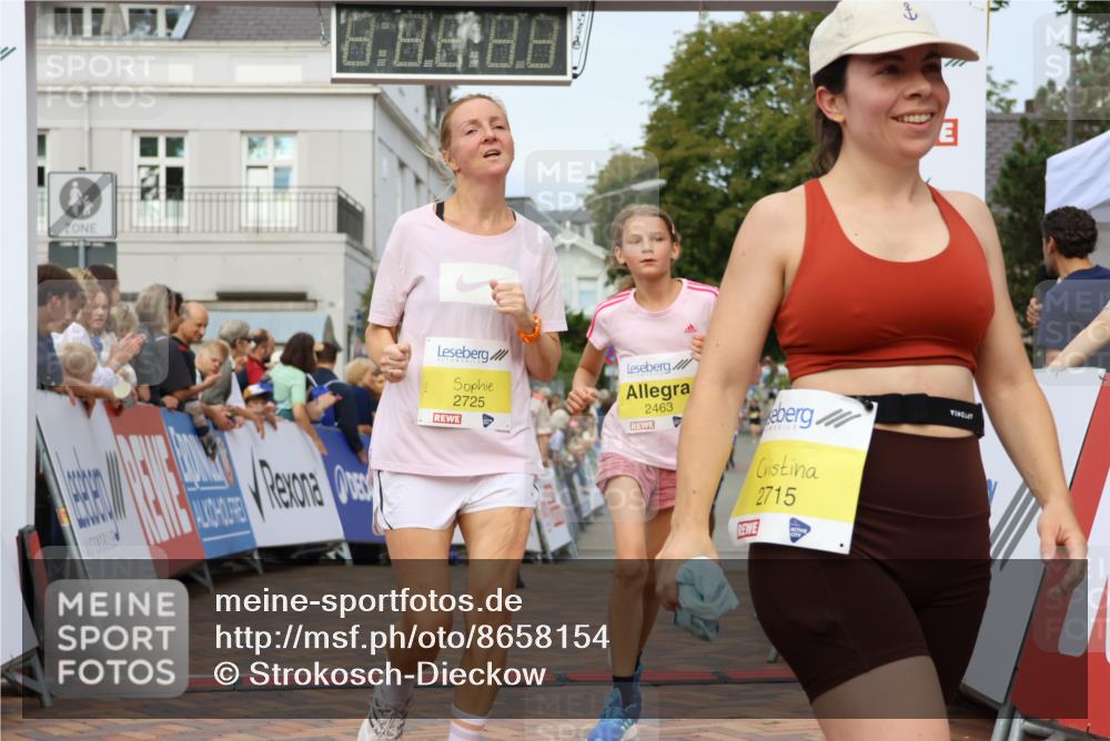 31.08.2025 - 21. Blankeneser Heldenlauf Strokosch-Dieckow http://msf.ph/oto/8658154 31.08.2025 10:27:28 Ziel 2715, 2463, 2725, 2533, 2709 meine-sportfotos.de