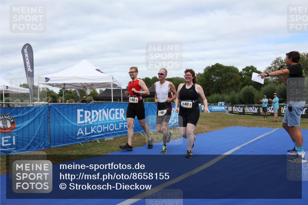 31.08.2025 - Elbe Triathlon Hamburg Strokosch-Dieckow http://msf.ph/oto/8658155 31.08.2025 16:02:19 Ziel  meine-sportfotos.de