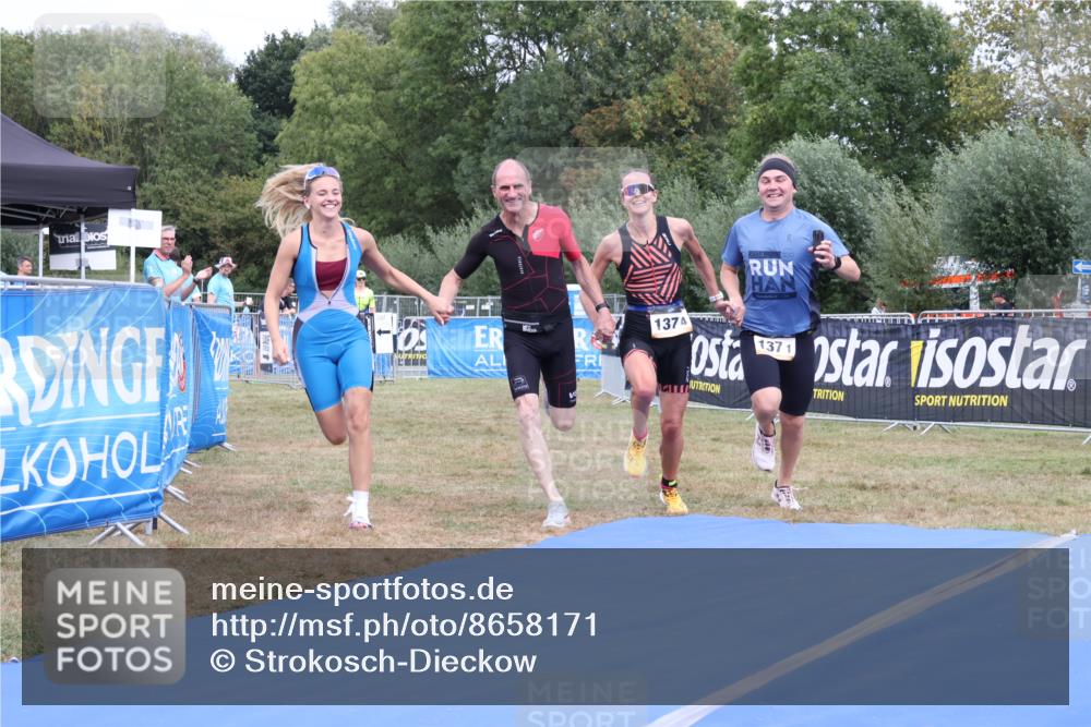 31.08.2025 - Elbe Triathlon Hamburg Strokosch-Dieckow http://msf.ph/oto/8658171 31.08.2025 16:07:18 Ziel  meine-sportfotos.de