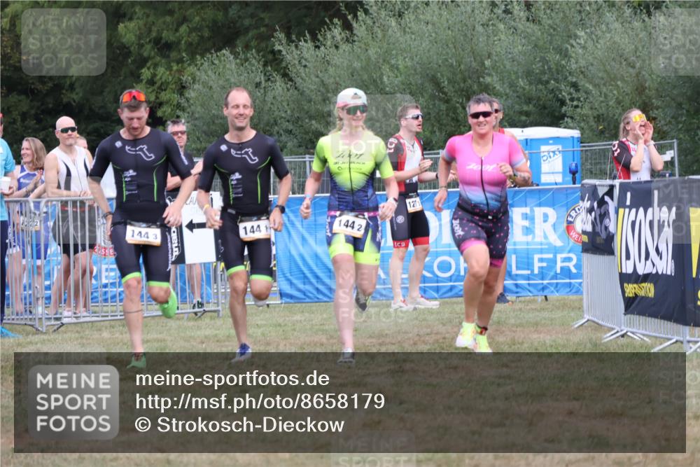 31.08.2025 - Elbe Triathlon Hamburg Strokosch-Dieckow http://msf.ph/oto/8658179 31.08.2025 16:10:43 Ziel  meine-sportfotos.de