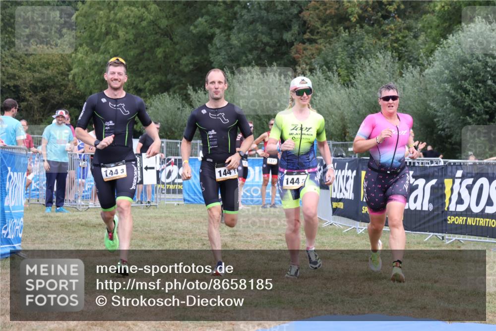 31.08.2025 - Elbe Triathlon Hamburg Strokosch-Dieckow http://msf.ph/oto/8658185 31.08.2025 16:10:46 Ziel  meine-sportfotos.de