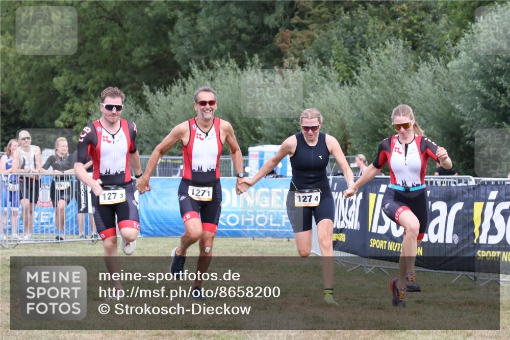 31.08.2025 - Elbe Triathlon Hamburg Strokosch-Dieckow http://msf.ph/oto/8658200 31.08.2025 16:11:05 Ziel  meine-sportfotos.de