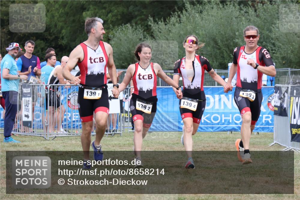 31.08.2025 - Elbe Triathlon Hamburg Strokosch-Dieckow http://msf.ph/oto/8658214 31.08.2025 16:14:36 Ziel  meine-sportfotos.de