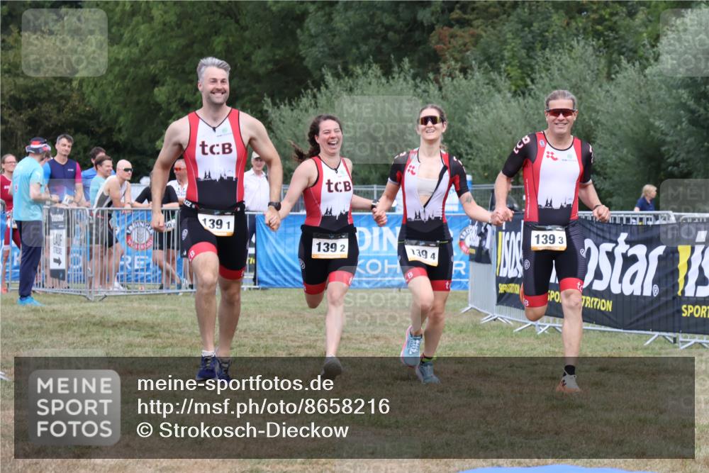 31.08.2025 - Elbe Triathlon Hamburg Strokosch-Dieckow http://msf.ph/oto/8658216 31.08.2025 16:14:38 Ziel  meine-sportfotos.de