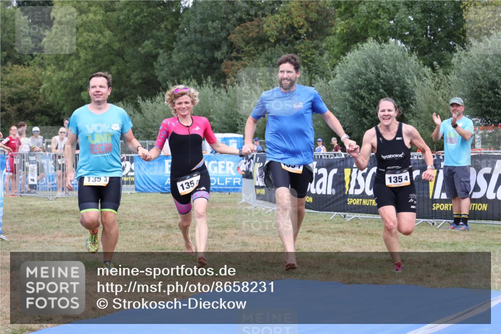31.08.2025 - Elbe Triathlon Hamburg Strokosch-Dieckow http://msf.ph/oto/8658231 31.08.2025 16:15:05 Ziel  meine-sportfotos.de
