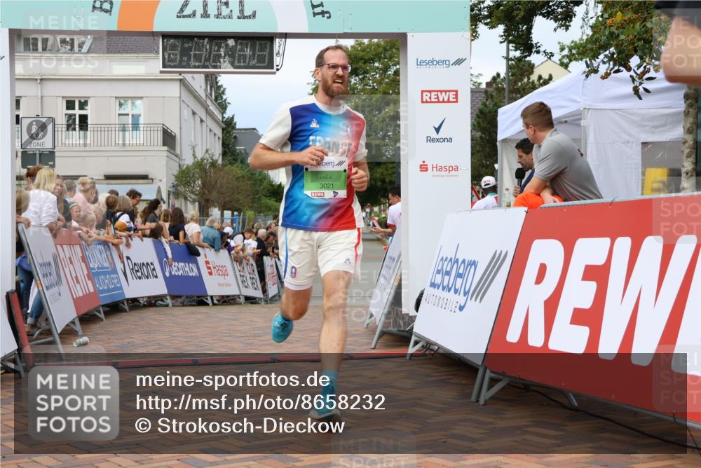 31.08.2025 - 21. Blankeneser Heldenlauf Strokosch-Dieckow http://msf.ph/oto/8658232 31.08.2025 10:51:45 Ziel 3627, 3021 meine-sportfotos.de