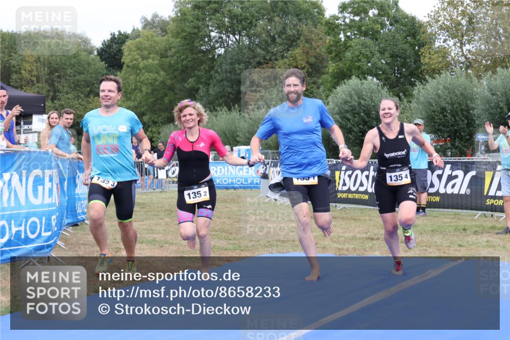 31.08.2025 - Elbe Triathlon Hamburg Strokosch-Dieckow http://msf.ph/oto/8658233 31.08.2025 16:15:06 Ziel  meine-sportfotos.de