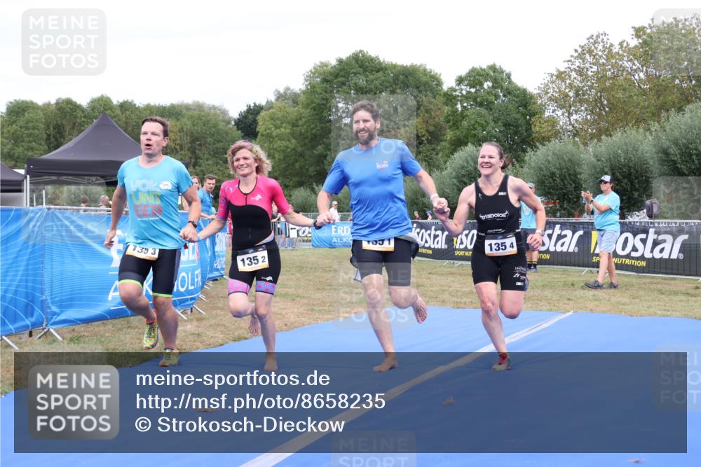 31.08.2025 - Elbe Triathlon Hamburg Strokosch-Dieckow http://msf.ph/oto/8658235 31.08.2025 16:15:07 Ziel  meine-sportfotos.de