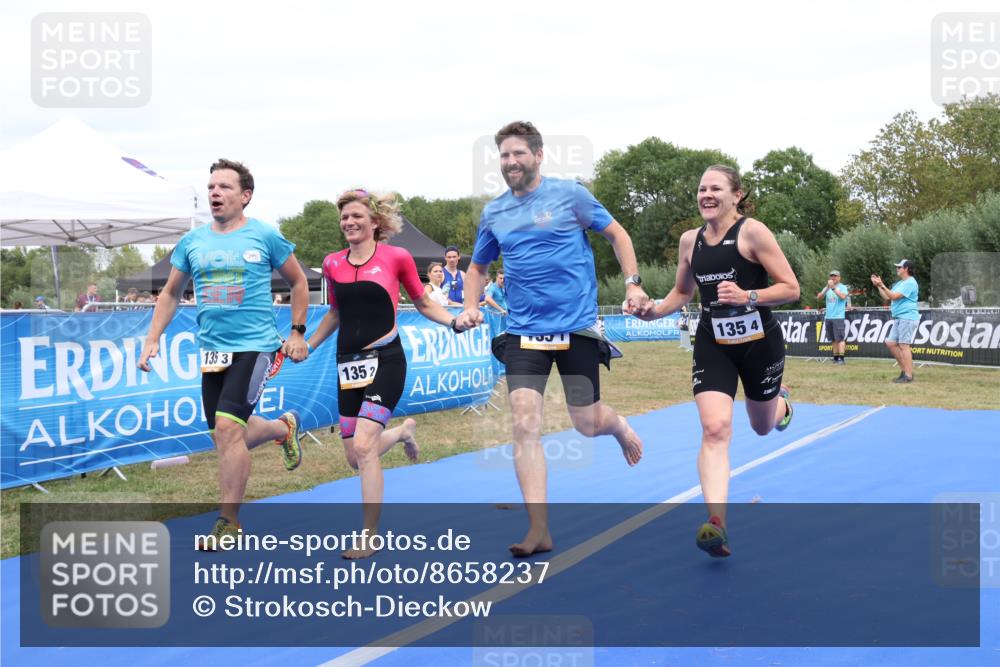 31.08.2025 - Elbe Triathlon Hamburg Strokosch-Dieckow http://msf.ph/oto/8658237 31.08.2025 16:15:07 Ziel  meine-sportfotos.de