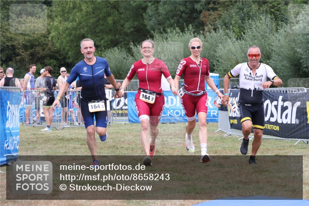 31.08.2025 - Elbe Triathlon Hamburg Strokosch-Dieckow http://msf.ph/oto/8658243 31.08.2025 16:16:44 Ziel  meine-sportfotos.de