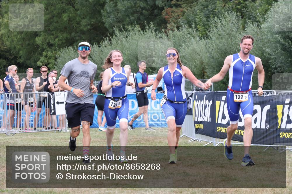31.08.2025 - Elbe Triathlon Hamburg Strokosch-Dieckow http://msf.ph/oto/8658268 31.08.2025 16:19:04 Ziel  meine-sportfotos.de