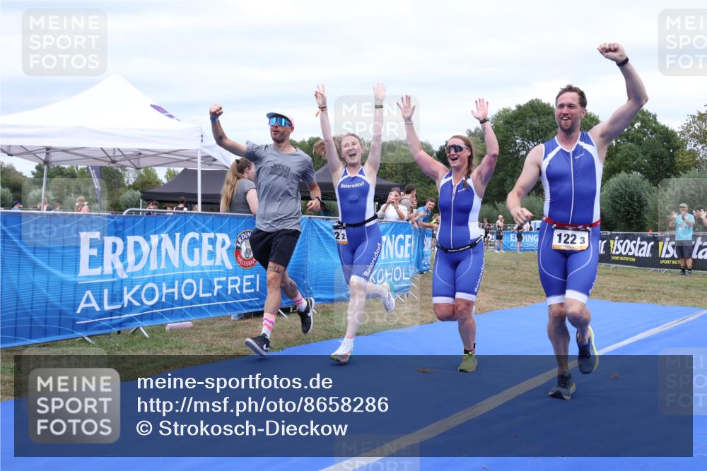 31.08.2025 - Elbe Triathlon Hamburg Strokosch-Dieckow http://msf.ph/oto/8658286 31.08.2025 16:19:08 Ziel  meine-sportfotos.de