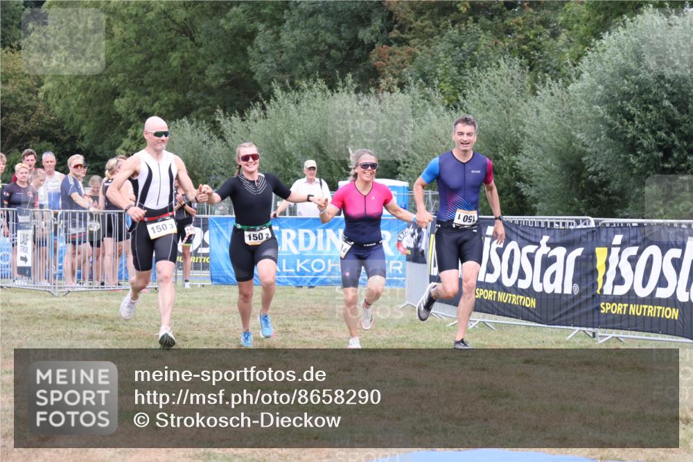 31.08.2025 - Elbe Triathlon Hamburg Strokosch-Dieckow http://msf.ph/oto/8658290 31.08.2025 16:19:22 Ziel  meine-sportfotos.de