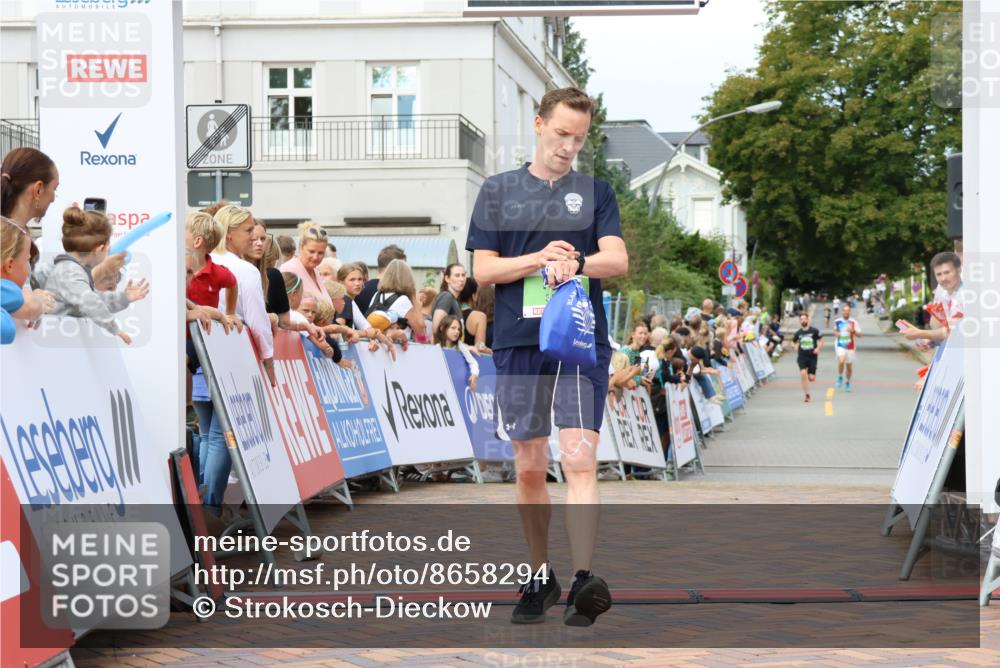 31.08.2025 - 21. Blankeneser Heldenlauf Strokosch-Dieckow http://msf.ph/oto/8658294 31.08.2025 10:51:35 Ziel 2187, 3580, 3030 meine-sportfotos.de