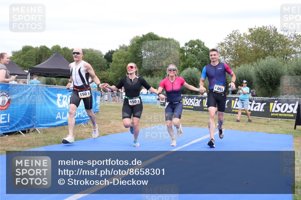 31.08.2025 - Elbe Triathlon Hamburg Strokosch-Dieckow http://msf.ph/oto/8658301 31.08.2025 16:19:26 Ziel  meine-sportfotos.de