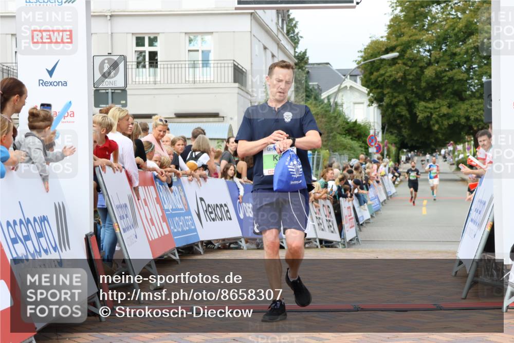 31.08.2025 - 21. Blankeneser Heldenlauf Strokosch-Dieckow http://msf.ph/oto/8658307 31.08.2025 10:51:34 Ziel 2187, 3580, 3030 meine-sportfotos.de
