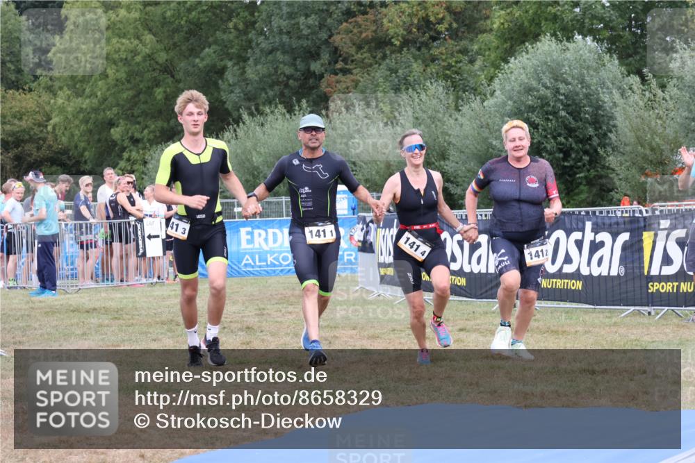 31.08.2025 - Elbe Triathlon Hamburg Strokosch-Dieckow http://msf.ph/oto/8658329 31.08.2025 16:23:21 Ziel  meine-sportfotos.de