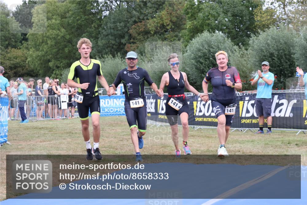 31.08.2025 - Elbe Triathlon Hamburg Strokosch-Dieckow http://msf.ph/oto/8658333 31.08.2025 16:23:22 Ziel  meine-sportfotos.de